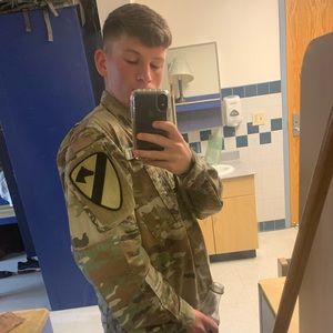 Meet your Posher, Carl